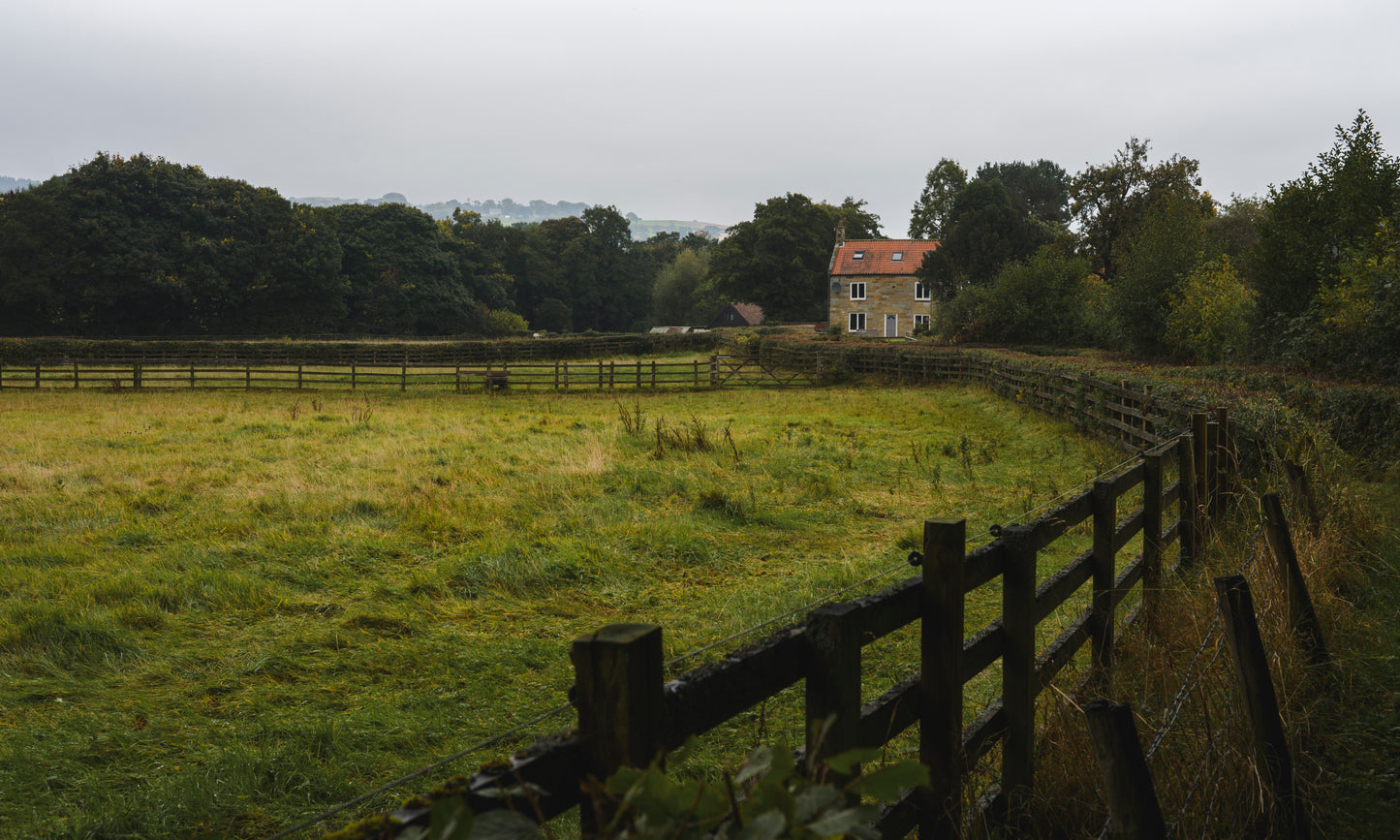 Yorkshire, England - Pastoral Farmhouse